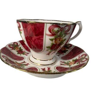 Royal Albert Old Country Roses Ruby Damask Bone China Teacup Saucer Set Footed
